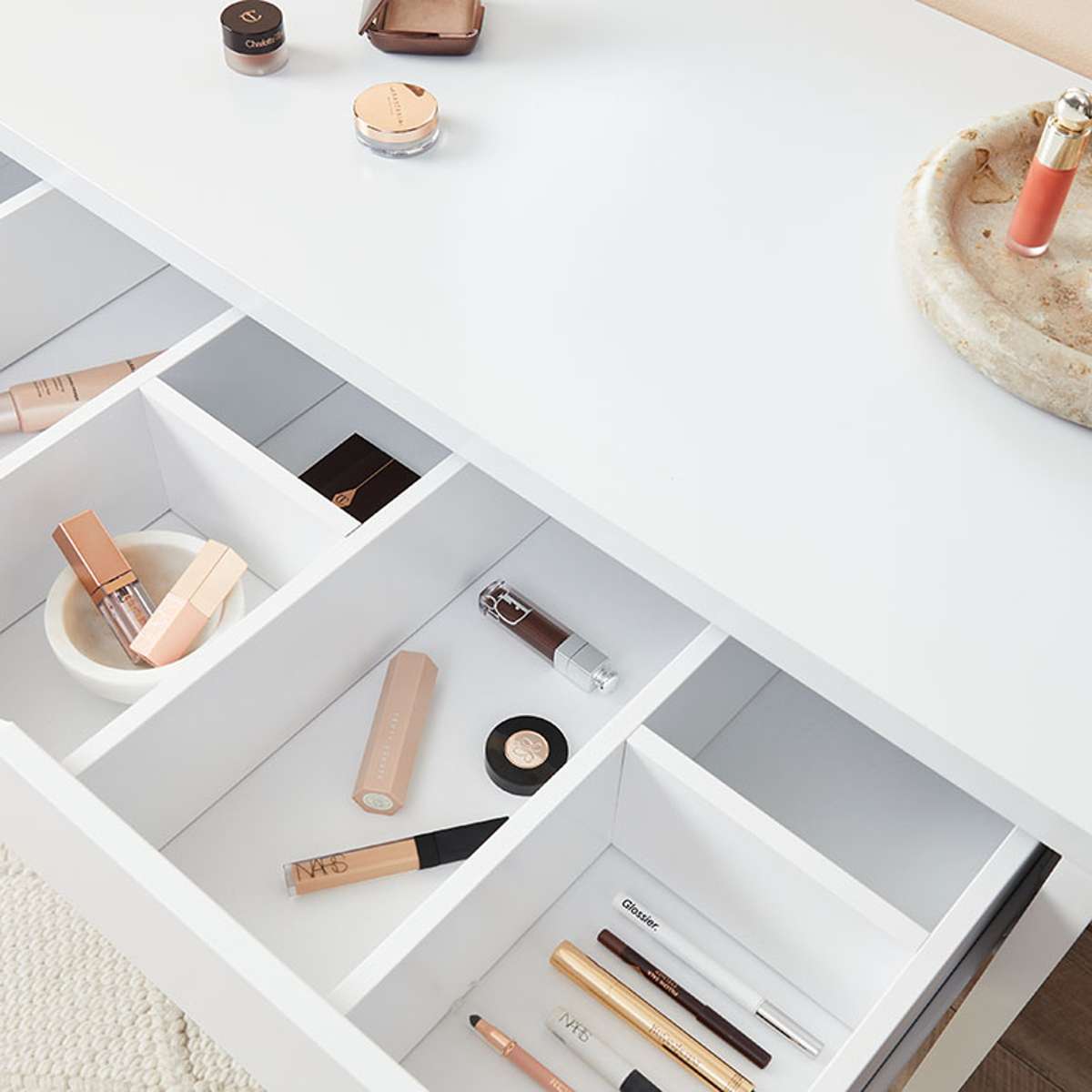 Make-Up Table