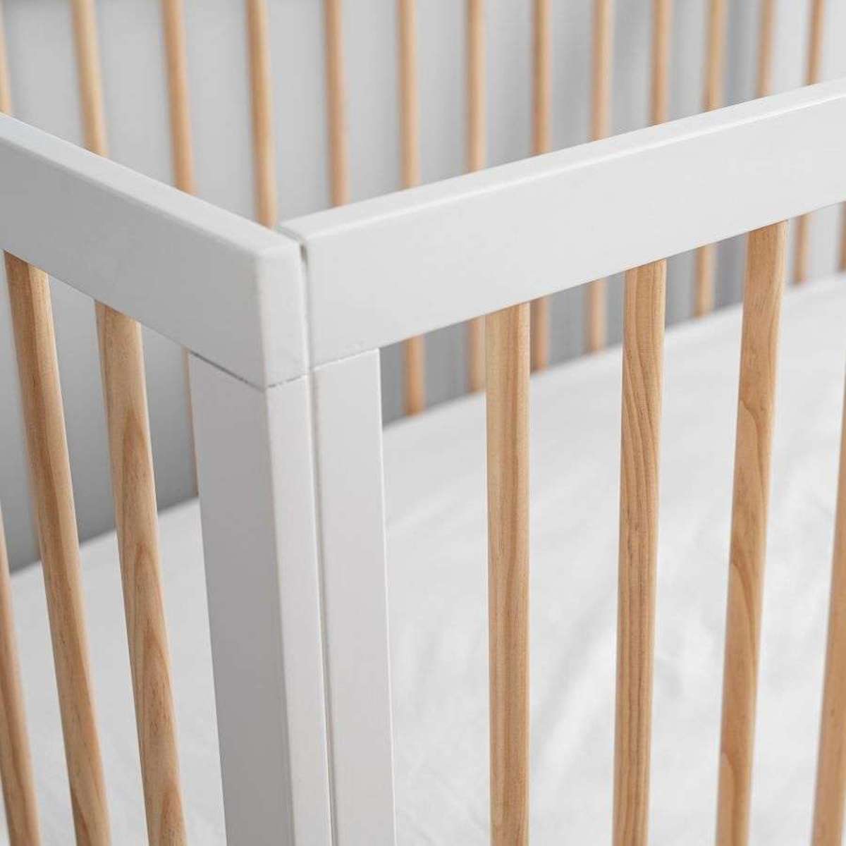 Aspen Classic Cot - White/Natural