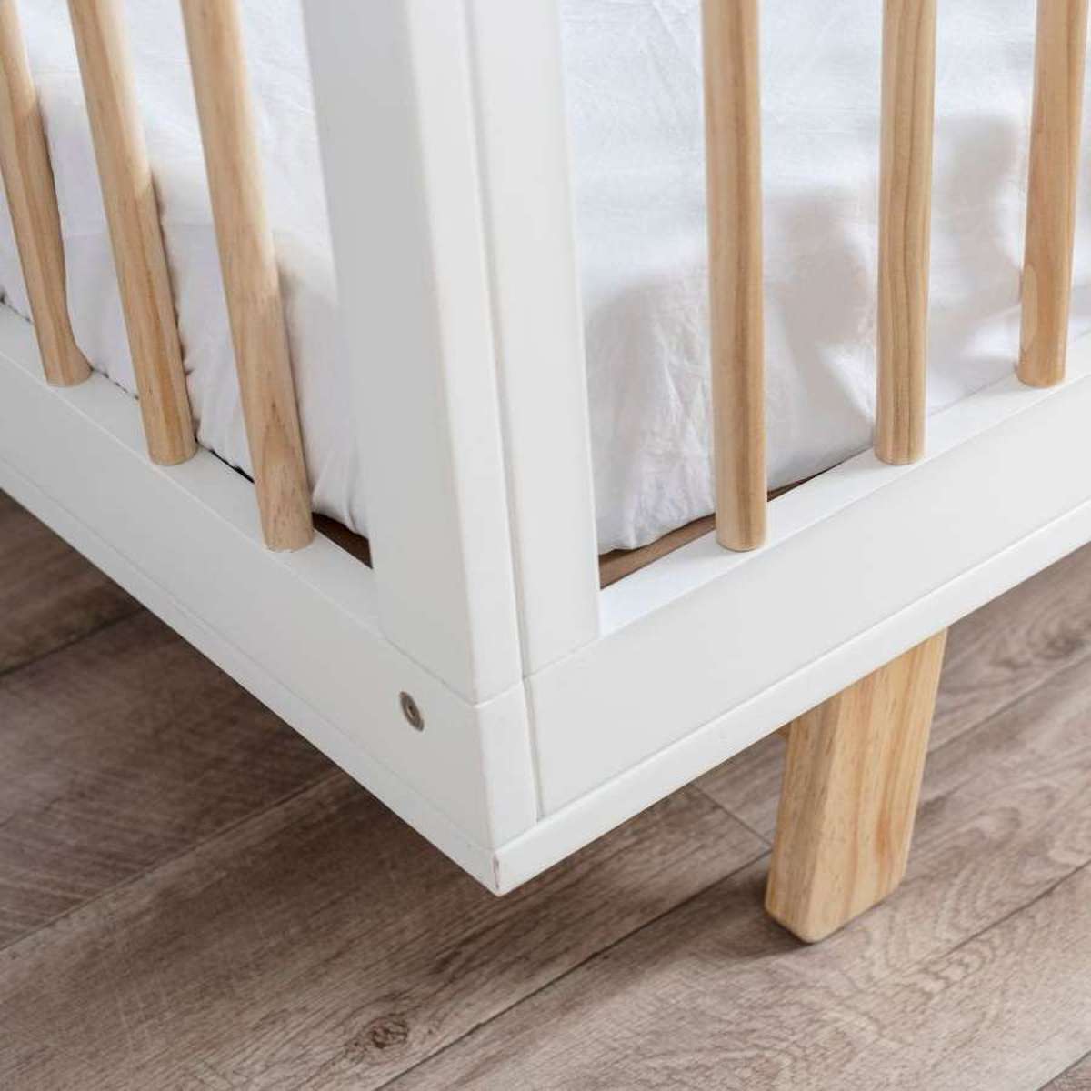 Aspen Classic Cot - White/Natural