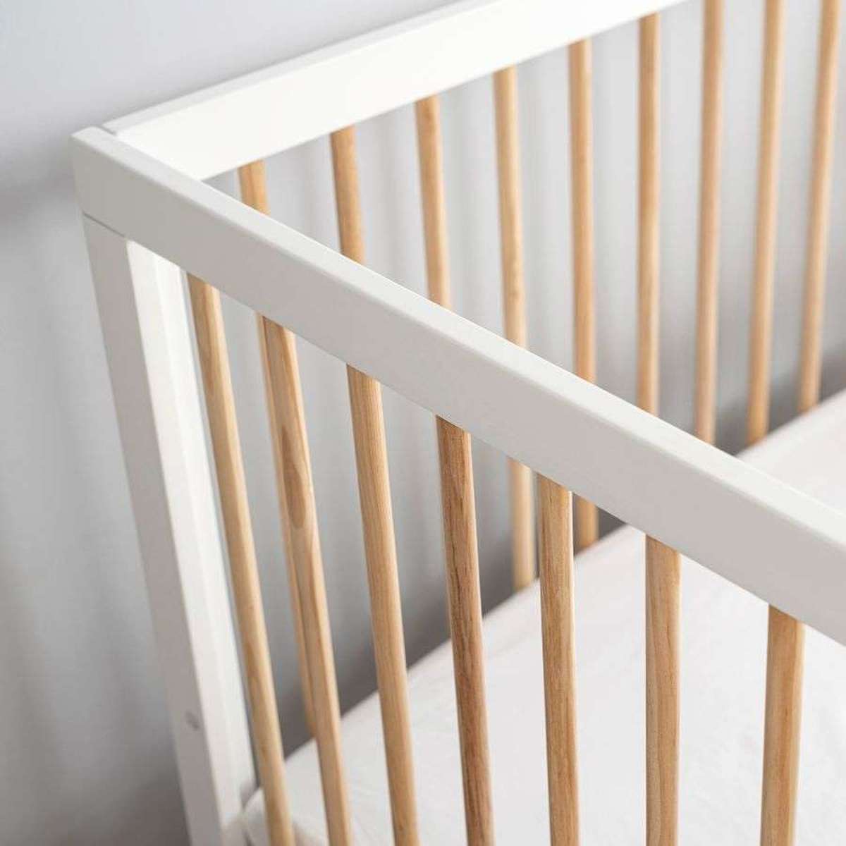 Aspen Classic Cot - White/Natural