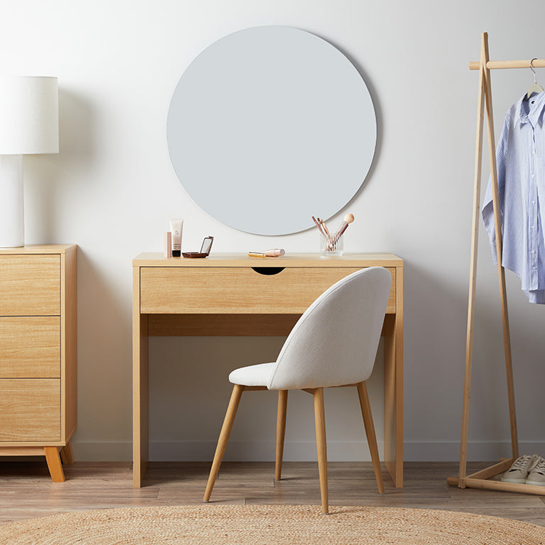 Make-Up Table - Natural