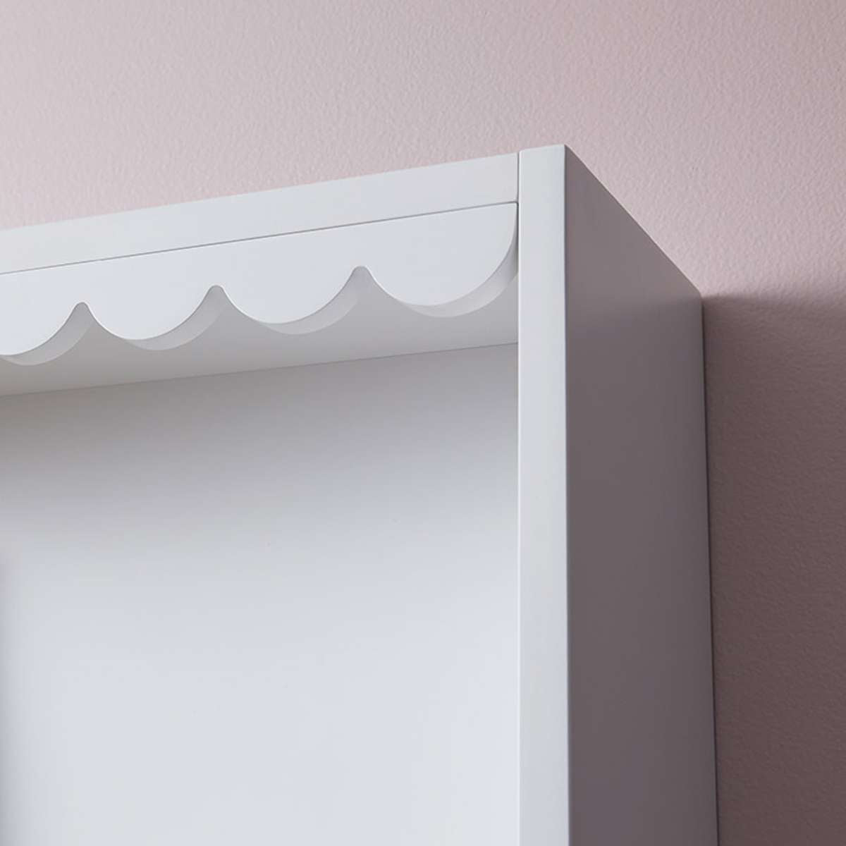 Maisie Scalloped Wall Shelf