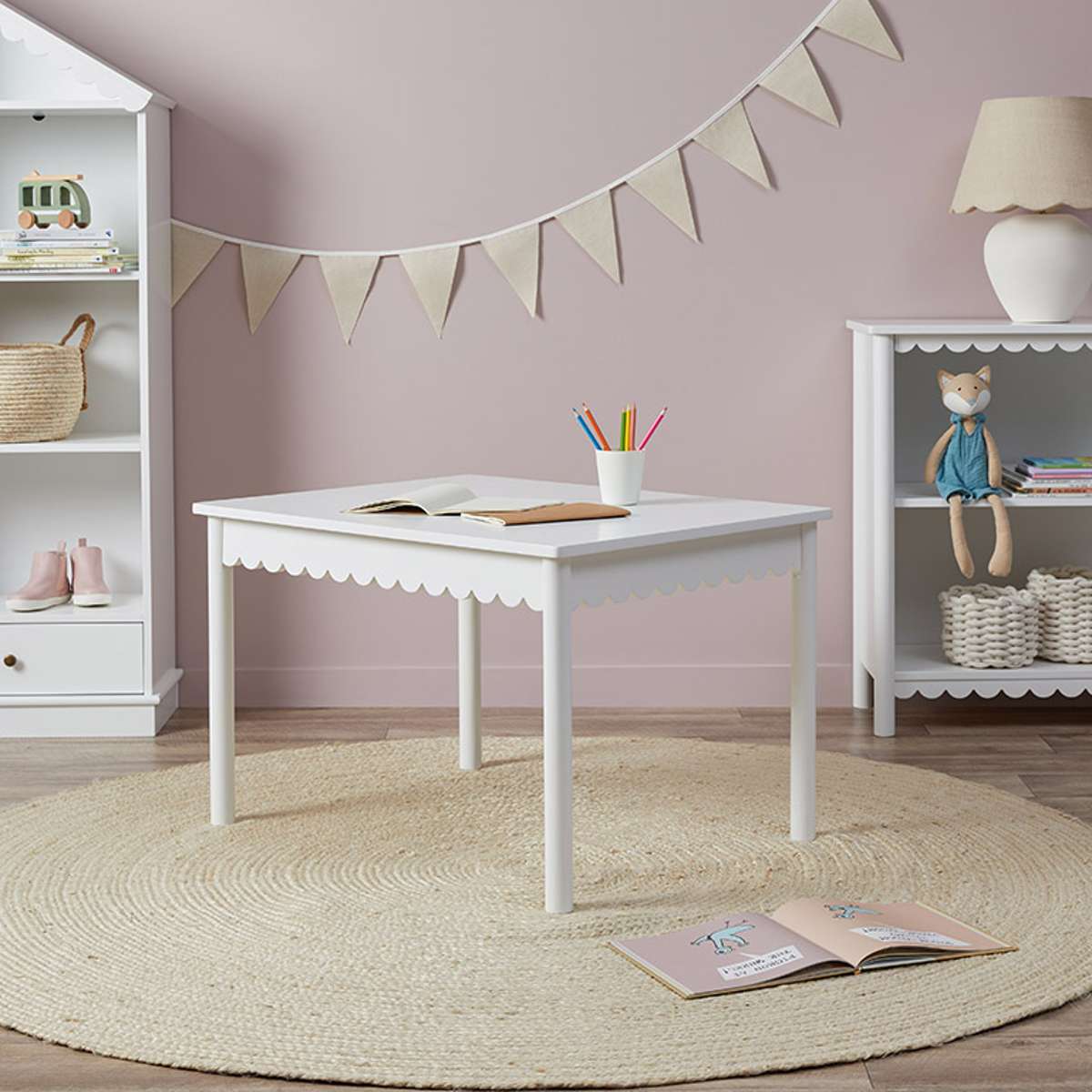 Mini Maisie Scalloped Play Table - White